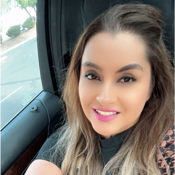 Meet your Posher, Veronica - Picture 1 of 1